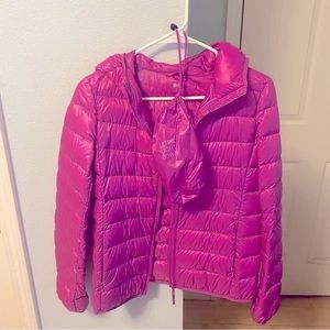 Uniqlo Ultra light down hooded jacket